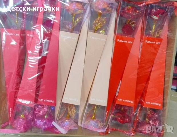 Роза декоративна със златно стъбло в подаръчна кутия, снимка 5 - Подаръци за жени - 53169560