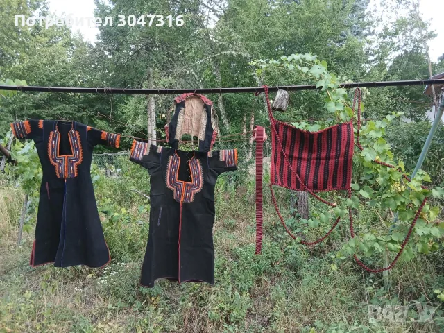 Автентични носии (Саи / Клашници) и рядка бебешка люлка (Цедилка) – Разлог/Пирин, 1890-1910 г., снимка 5 - Антикварни и старинни предмети - 56144164