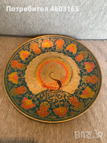 Месингова чиния за стена с пауни, снимка 2 - Антикварни и старинни предмети - 53758192