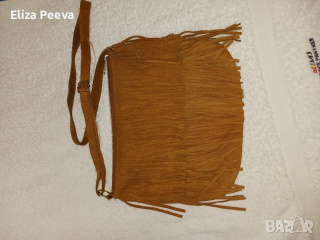 Велурена чанта, снимка 3 - Чанти - 53479668