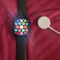 Apple Watch SE , снимка 2 - Смарт часовници - 40435342