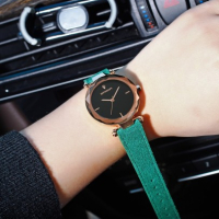 Дамски часовник Velletri, с кадифена каишка (005) - 2 цвята, снимка 3 - Дамски - 44759449