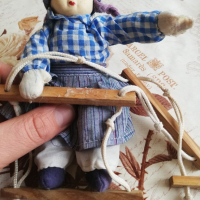Стара кукла на стълба, снимка 2 - Други ценни предмети - 36330353