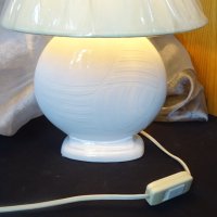Ретро настолна лампа – порцелан., снимка 3 - Настолни лампи - 44231951