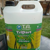 Tripart FloraGro 5 l, снимка 1 - Тор и почвени смеси - 39843068