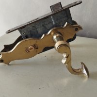 ретро месингови дръжки за врата с шилд и брава, снимка 2 - Други ценни предмети - 41743797