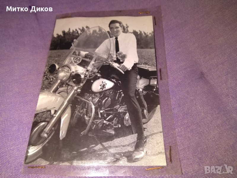 Елвис Пресли картичка издадена в Италия ламинирана 150х105мм, снимка 1