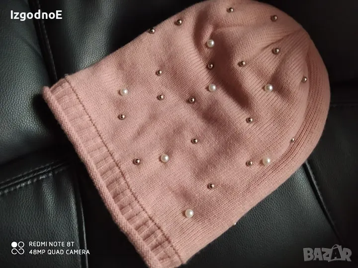 Зимна шапка с перли - дамска, снимка 1