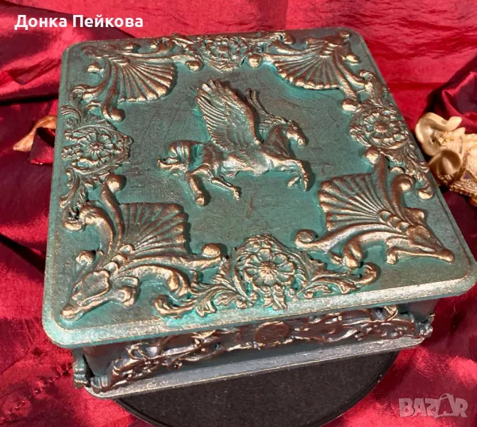 Ръчно декорирана кутия за бижута с подвижен капак, снимка 1