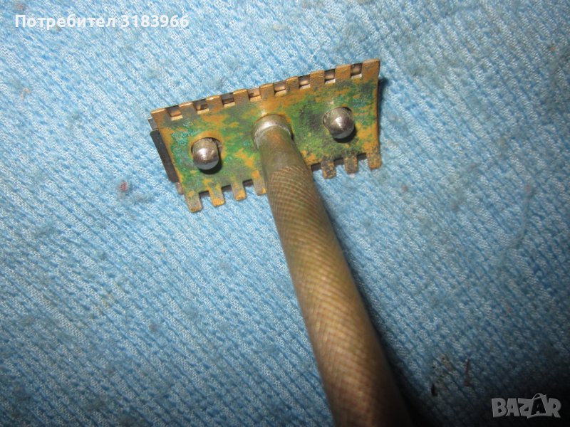 стара бръсначка в метална кутия, снимка 1