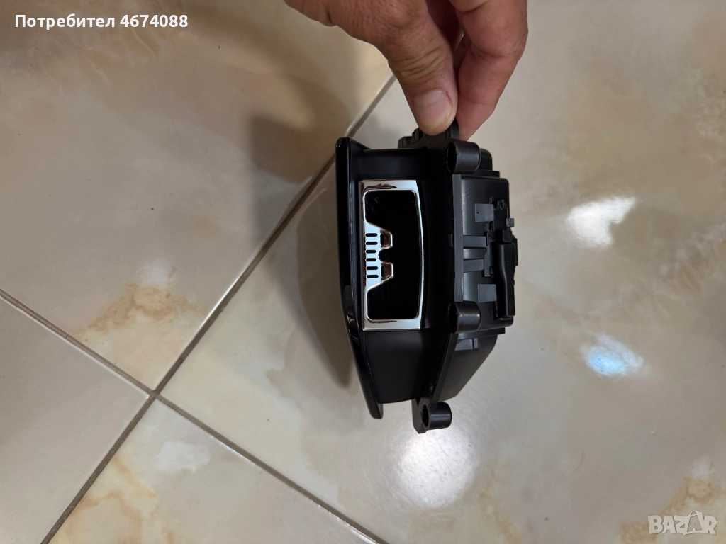 Пепелник на задна дясна врата на Ауди Audi A8 D4 4H само за 100лв. 4h0857406 0423.311, снимка 1