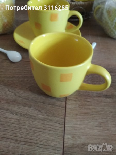 Нов сервиз 4 чаши с метална поставка, снимка 1