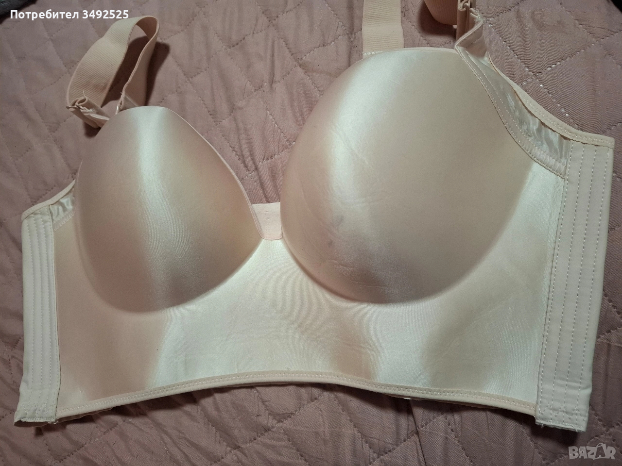 Нов сутиен сьс силиконови чашки, снимка 1