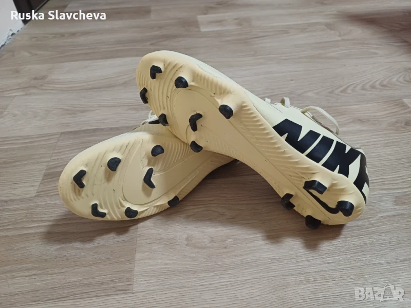 Детски футболни бутонки, снимка 1