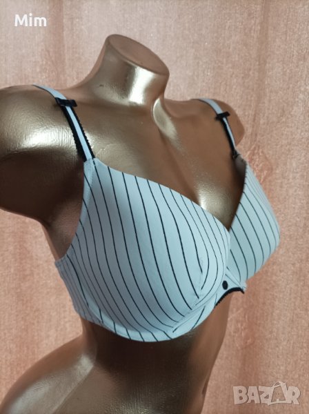 65 F  Много рядък бял сутиен на черно райе, снимка 1