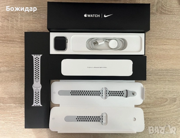 Часовник Apple Watch SE Nike 44mm GPS