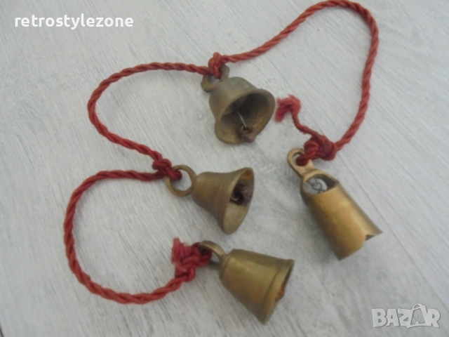 № 8282 Стар  комплект от четири малки месингови звънчета  