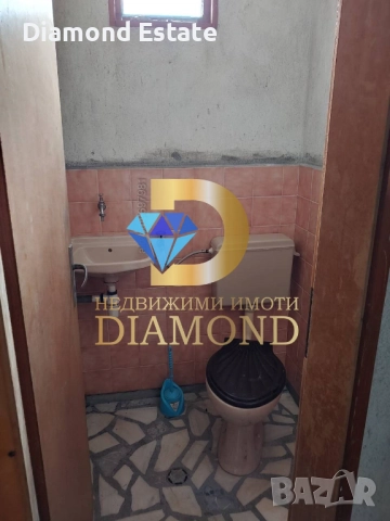 Двуетажна къща в село Дълбок извор, общ. Първомай, снимка 12 - Къщи - 47713160