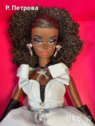 Кукла Барби колекционерска Silkstone Barbie, снимка 12 - Кукли - 53184921