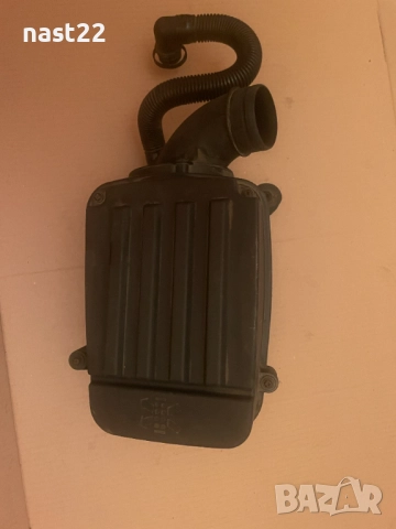 Кутия въздушен филтър Фолксваген Голф 5 1.6 бензин, снимка 2 - Части - 52587402