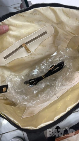 чанти guess , снимка 5 - Чанти - 51330483