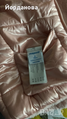 Дрехи момиче Mayoral/МАйорал размер 104 и 110 двулицев елек, суитшърт, дънки, снимка 11 - Детски якета и елеци - 51920252