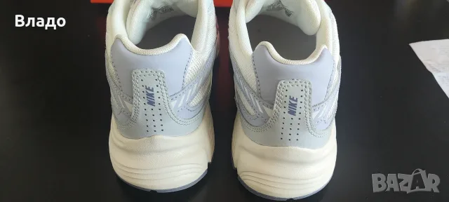Дамски маратонки Nike, снимка 2 - Маратонки - 55940564