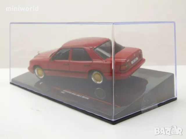 Mercedes-Benz 300E W124 1984 - мащаб 1:43 на IXO models моделът е нов в PVC дисплей-кейс, снимка 8 - Колекции - 50011604