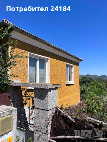 Продавам стара къща с двор в с.Близнец, снимка 2 - Къщи - 53810360