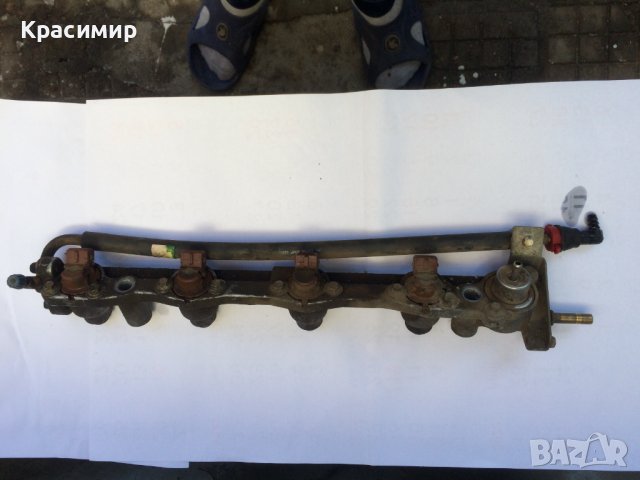 Бензинова рейка с инжекторите за Ford Fiesta 1.25, снимка 3 - Части - 39497949