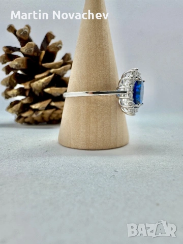 Сребърен пръстен със синтетичен сапфир , снимка 3 - Пръстени - 53331648