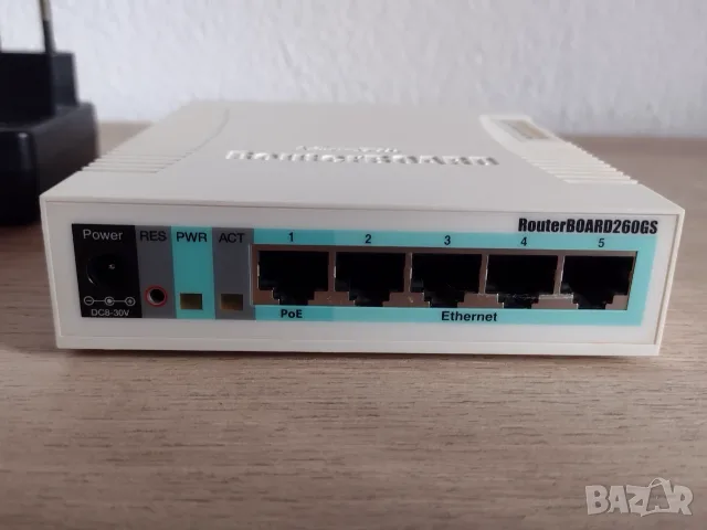 2 броя Mikrotik RB260GS, снимка 2 - Рутери - 56104862