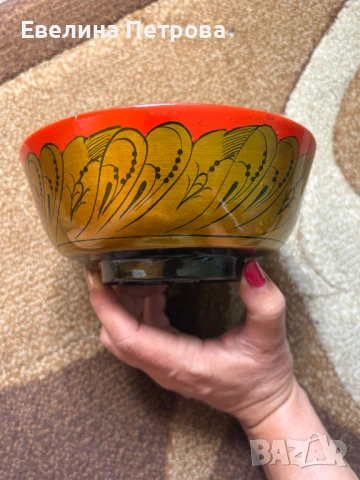 Дървена рисувана купа/чиния Хохлома