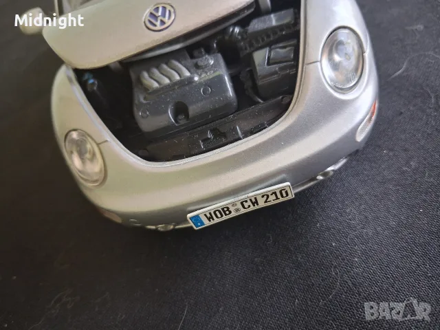 Volkswagen New Beatle 1:18, снимка 3 - Колекции - 55706394