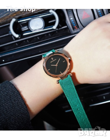 Дамски часовник Velletri, с кадифена каишка (005) - 2 цвята, снимка 3 - Дамски - 44759449