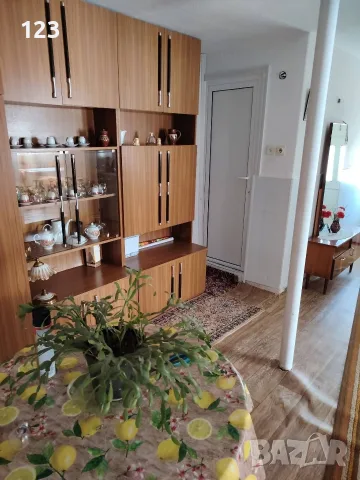 Продавам Къща на два етажа двор , снимка 6 - Къщи - 56049710