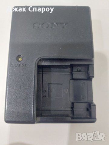 Оригинално зарядно за батерии Sony BC-CS3, снимка 1