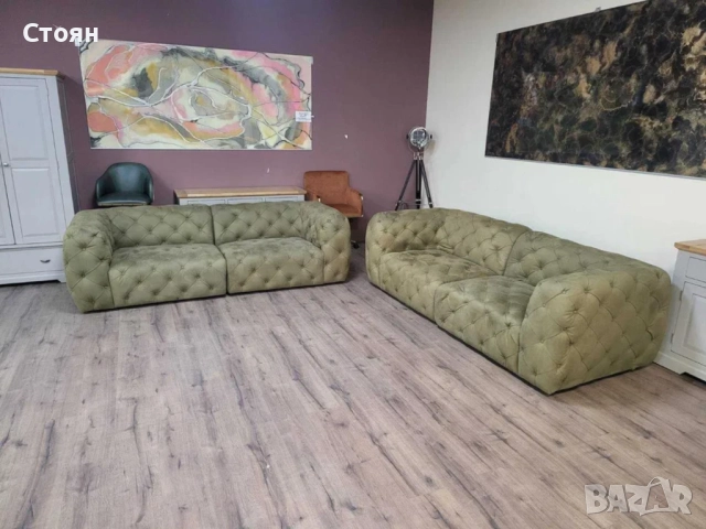 Зелен комплект дивани от плат набук две тройки тип Честърфийлд, снимка 12 - Дивани и мека мебел - 51956009