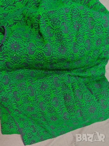 Продавам Зелен килим / покривало за легло, снимка 3 - Олекотени завивки и одеяла - 51750280