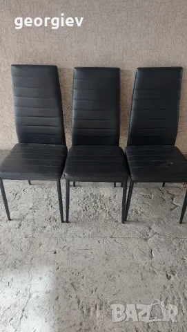 Столове 3 броя.