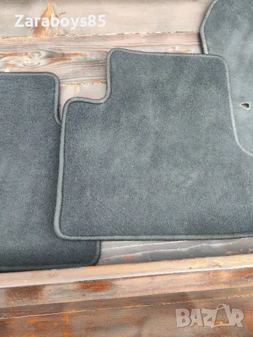 Продавам Оригинални Стелки за Jeep Cheroke KL 2016 + Стелка за багажника , снимка 3 - Части - 50225322