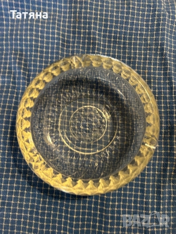 Стъклен пепелник