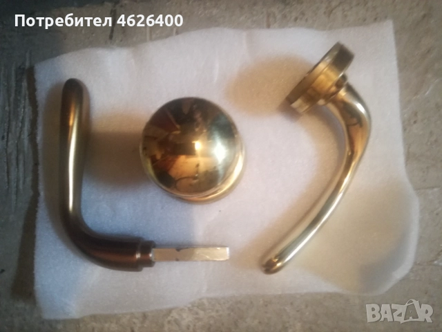 Продавам Месингова топка и две дръжки едната с квадрат от входна врата , снимка 2 - Входни врати - 52109279