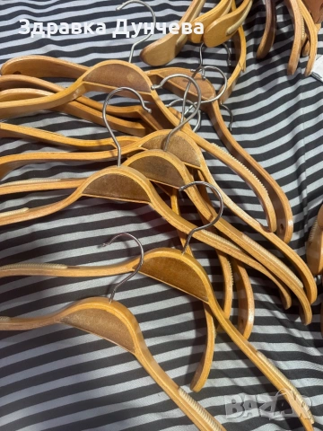 Дървени закачалки, снимка 2 - Оборудване за магазин - 53732669