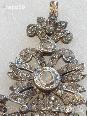 Стар медальон(висулка) с множество инкрустирани диаманти-материал злато 14к и сребро 925, снимка 3 - Колиета, медальони, синджири - 53357252