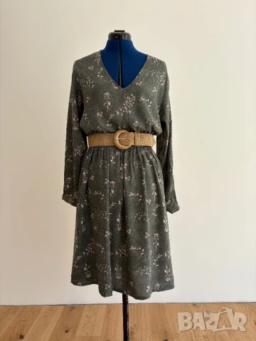 Рокля Three Little Words – маслинено зелена с ботанически десен | Чисто нова | Размер М