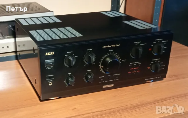 Akai AM-69 _DAC 2x Burr-Brown PCM67P