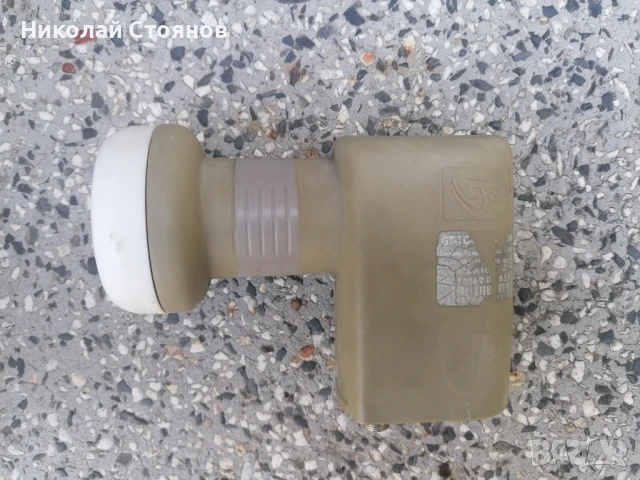 Двоен сателитен конвертор