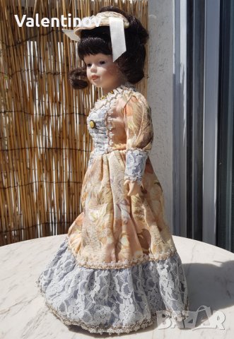 Порцеланова кукла със стойка , снимка 3 - Кукли - 44431462