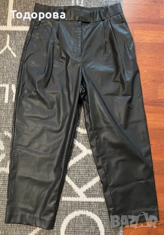 Черен панталон H&M имитация на кожа с джобове